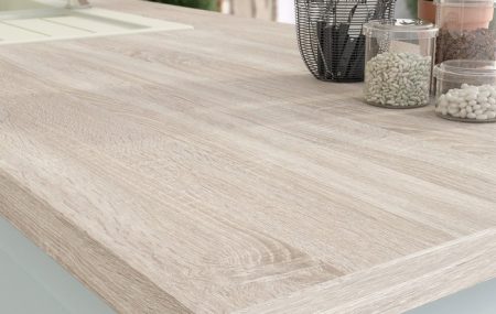 Pour rajeunir le décor de votre cuisine, vous pouvez réaliser quelques petites transformations comme le changement de votre plan de travail. Pourquoi pas ne pas opter pour les panneaux stratifiés ? Durables, faciles d’entretien et surtout à la mode, les panneaux stratifiés peuvent apporter un ton moderne à votre cuisine. Le spécialiste vous offre un […]