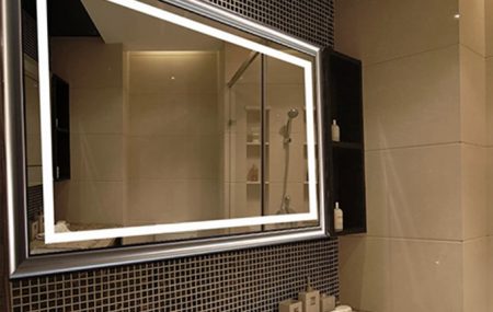 Le miroir est un élément essentiel dans une salle de bains. Il n’est pas toujours facile de choisir le meilleur modèle, car il faut tenir compte de la praticité, du design et de la sécurité. Avec ces quelques conseils, le choix ne sera plus difficile.