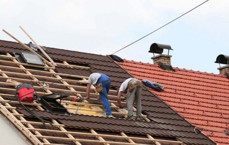 Remettre à neuf la toiture d’une maison engage d’importants travaux. Il s’agit d’un projet d’envergure qui coûte en général cher. Vous songez à refaire la toiture de votre habitation, mais vu l’ampleur des dépenses à engager, vous vous demandez si cela est vraiment nécessaire. Voici les informations essentielles à savoir avant se lancer dans ce […]