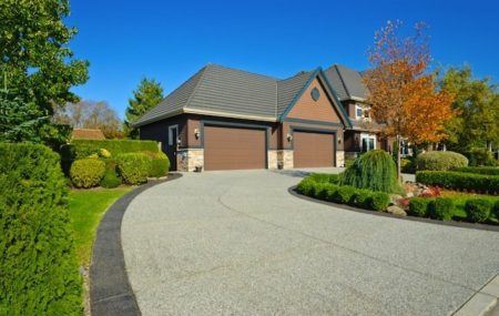 Il faut répondre à certains critères pour créer une allée de garage. Etant donné une allée carrossable, elle doit être suffisamment résistante pour supporter le passage des véhicules. Elle doit également s’adapter à la taille du garage ainsi qu’au trafic. Il est aussi important de déterminer le nombre de voitures qu’elle peut accueillir simultanément. En […]