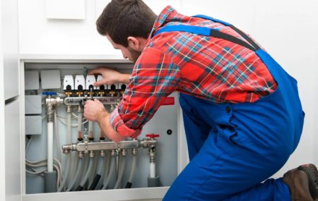 Tout le monde peut avoir des problèmes de plomberie. Si c’est votre cas actuellement, comment trouver un plombier professionnel et expérimenté ? Voici quelques conseils à ce propos si vous habitez à La Chapelle-sur-Erdre.